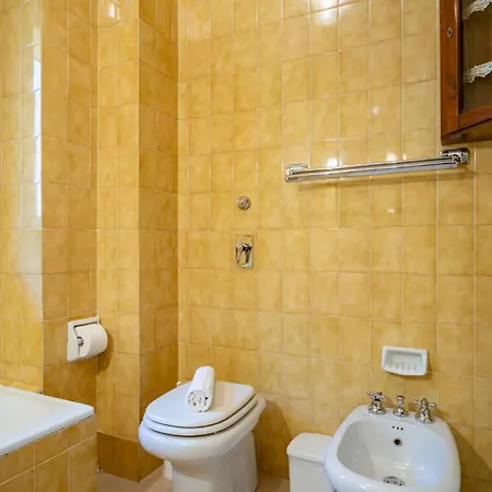 Apartment Renzo E Lucia
