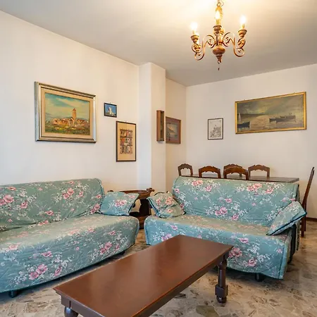 Apartment Renzo E Lucia *